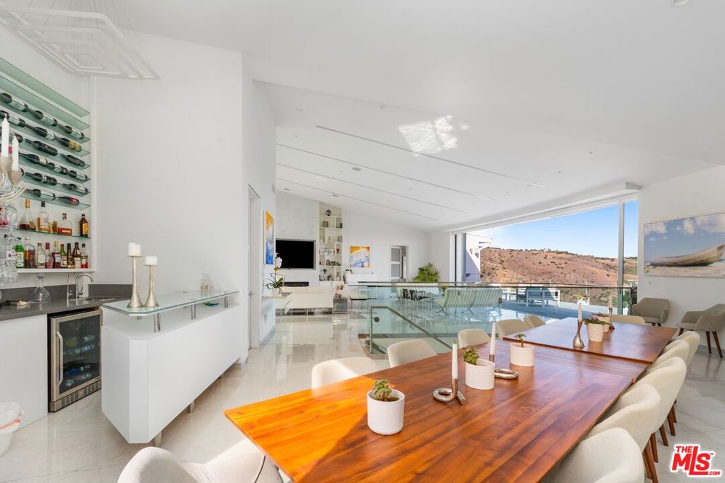 28405 Via Acero Street Property Photo 8