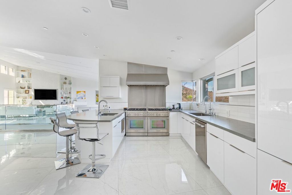 28405 Via Acero Street Property Photo 15