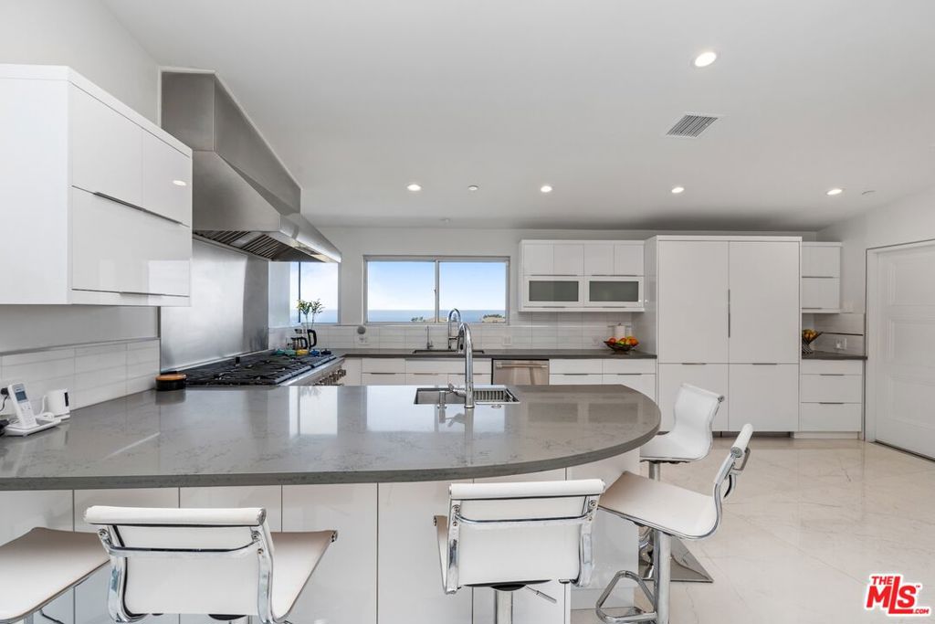 28405 Via Acero Street Property Photo 16
