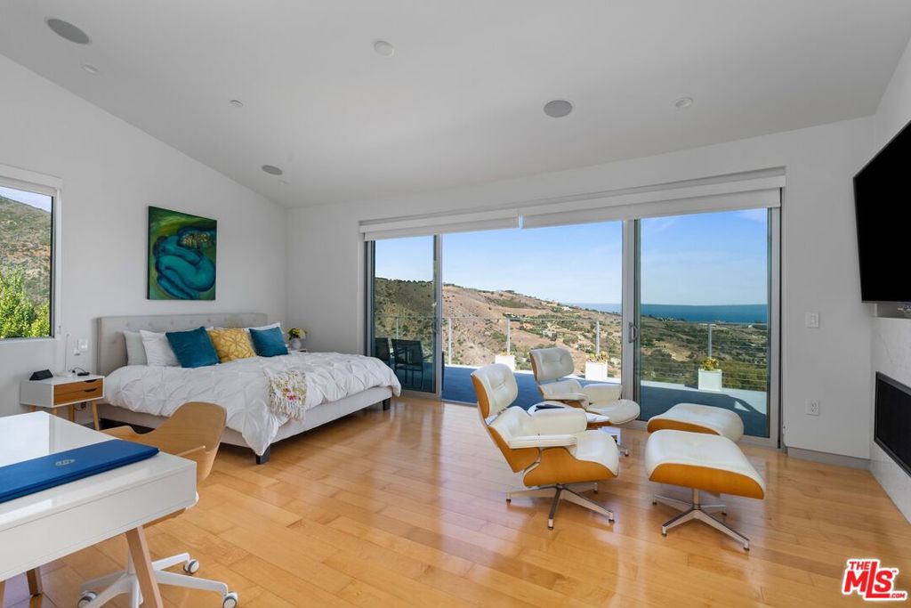 28405 Via Acero Street Property Photo 17