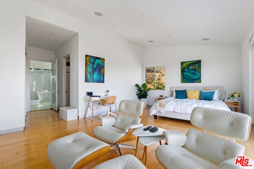 28405 Via Acero Street Property Photo 18