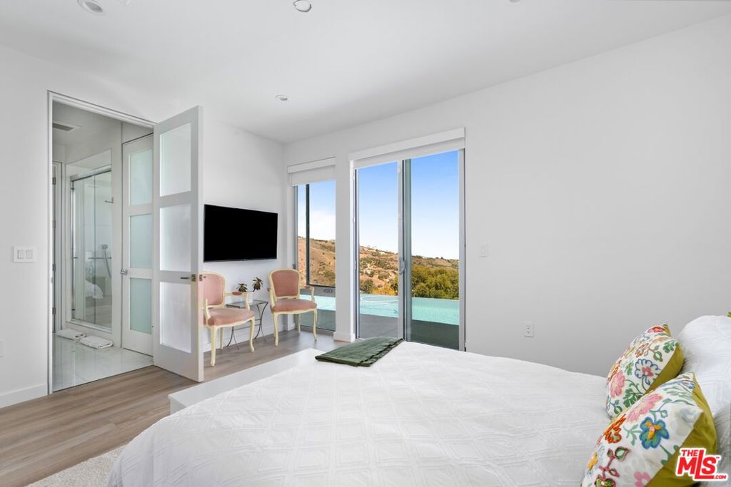 28405 Via Acero Street Property Photo 26