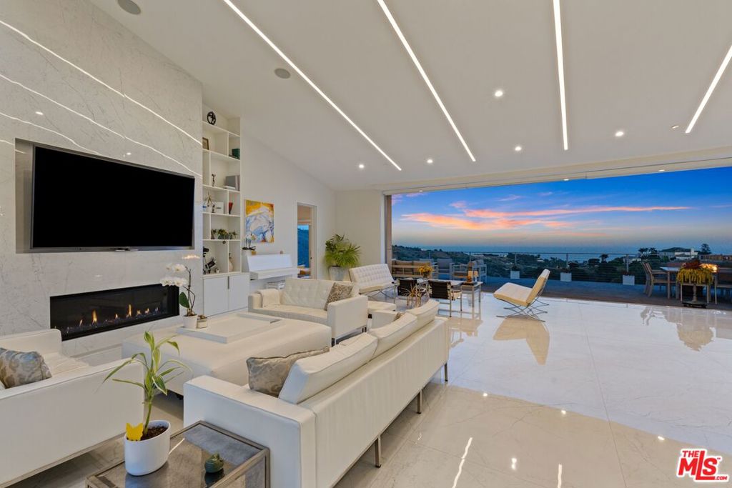 28405 Via Acero Street Property Photo 43