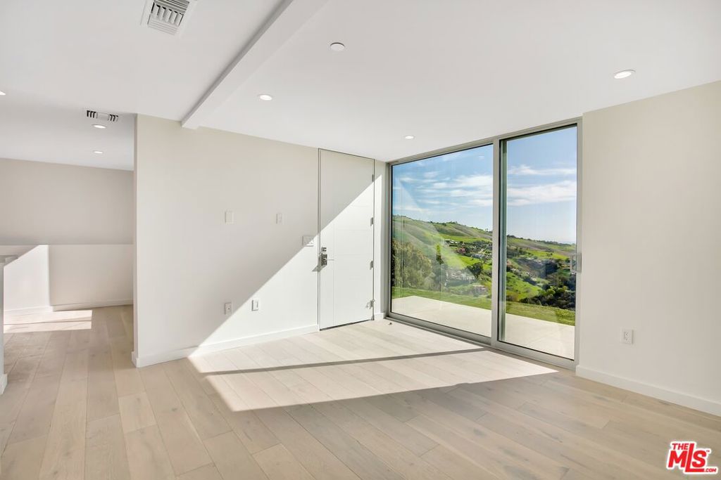 28405 Via Acero Street Property Photo 52