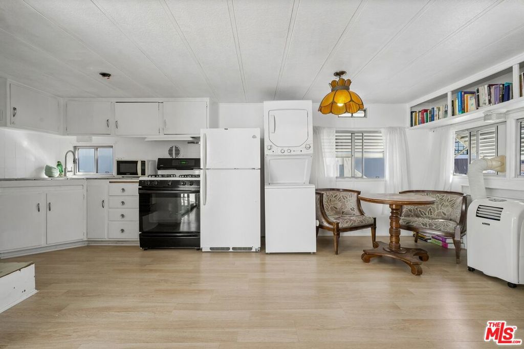 11250 Playa Street 43 Property Photo 20