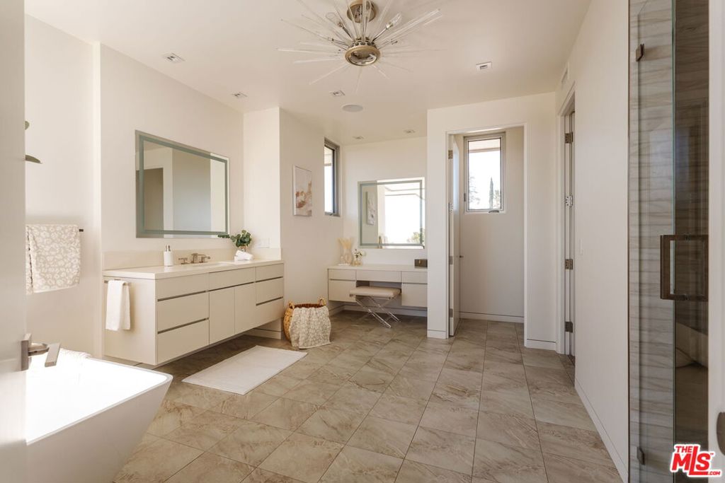 3642 Beverly Ridge Drive Property Photo 60
