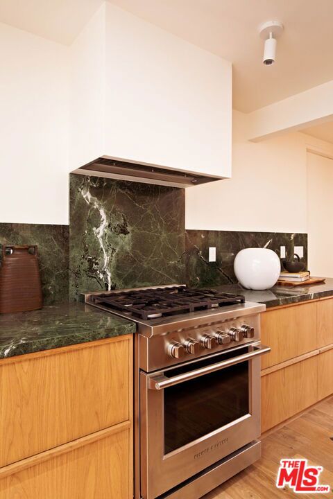 5649 Valley Oak Drive Property Photo 20