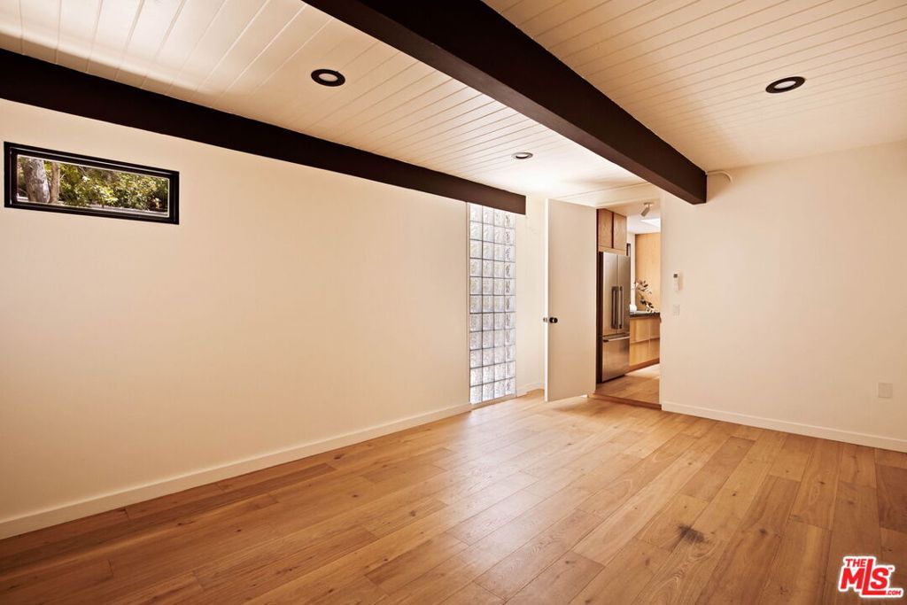 5649 Valley Oak Drive Property Photo 23