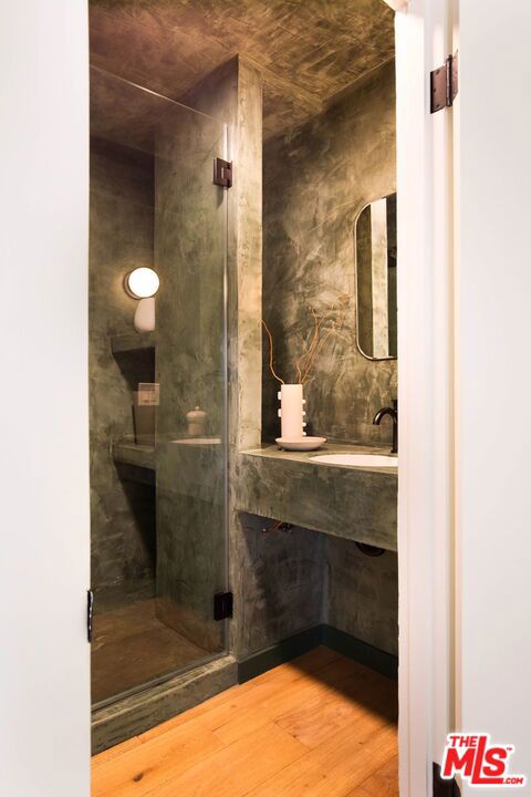 5649 Valley Oak Drive Property Photo 24