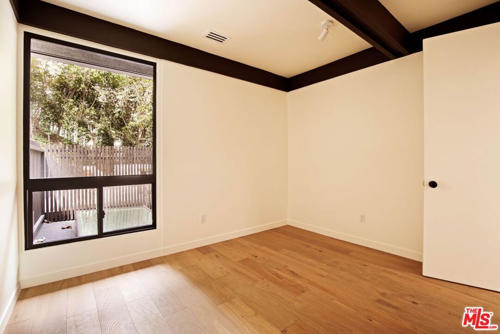 5649 Valley Oak Drive Property Photo 36