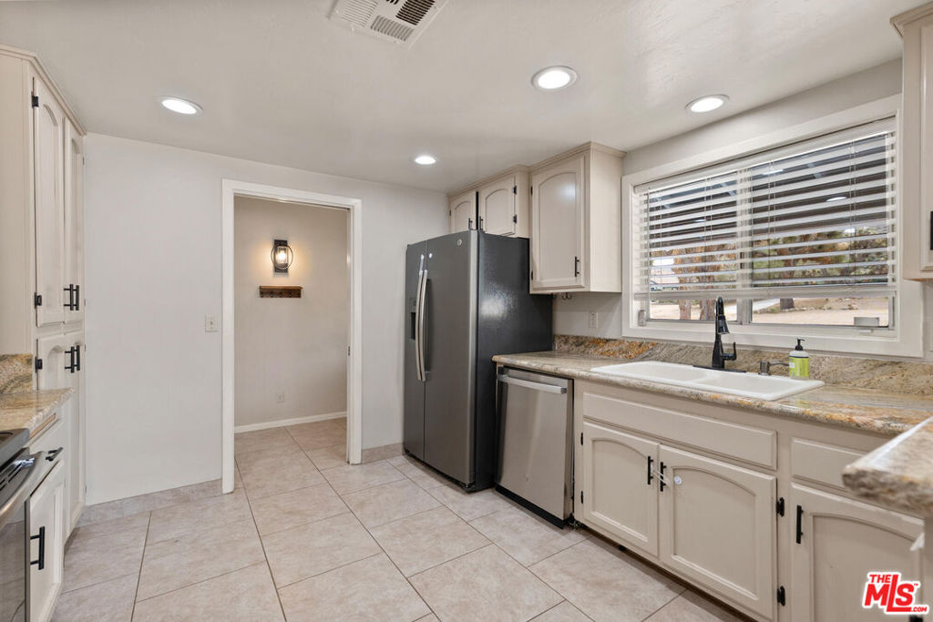 56760 Ivanhoe Drive Property Photo 9