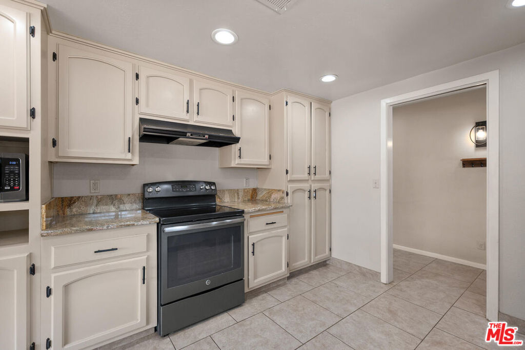 56760 Ivanhoe Drive Property Photo 10