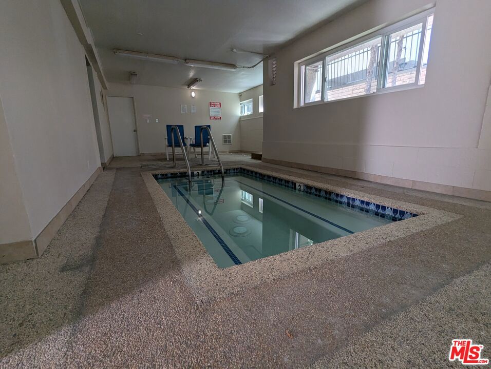 5412 Lindley Avenue 218 Property Photo 4
