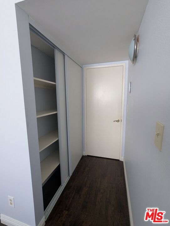 5412 Lindley Avenue 218 Property Photo 15