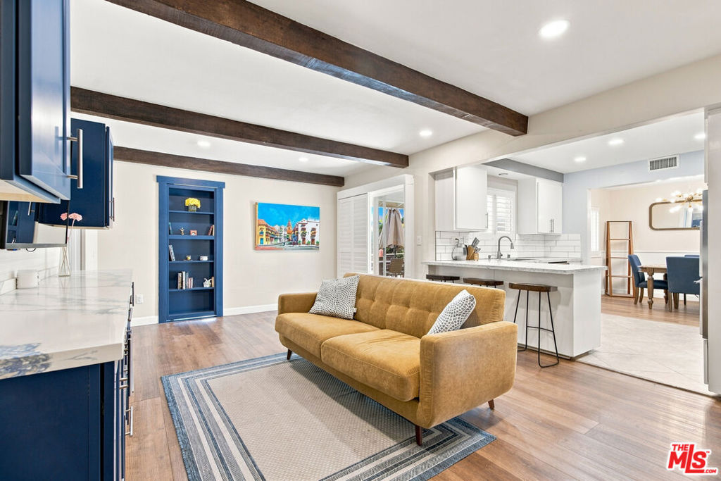 1873 Rosemount Avenue Property Photo 8