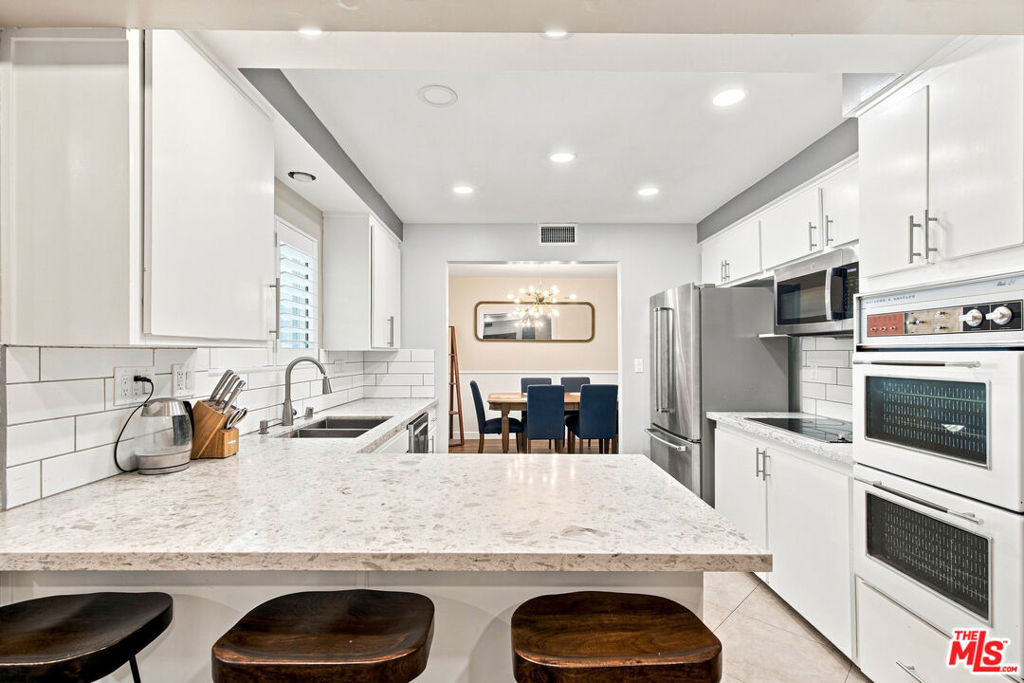 1873 Rosemount Avenue Property Photo 14