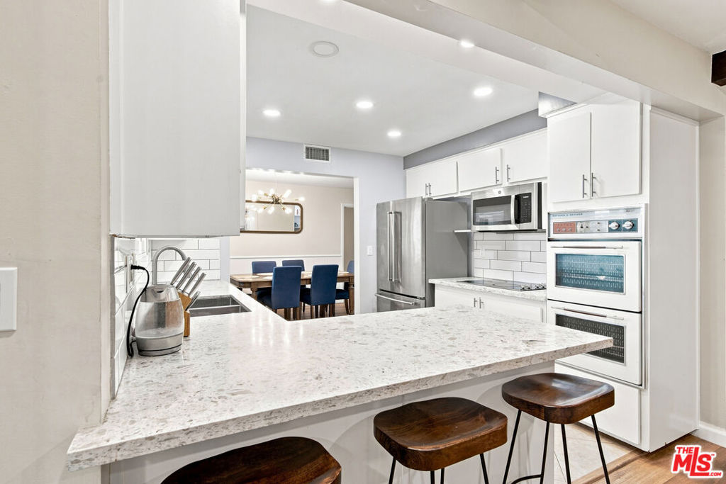 1873 Rosemount Avenue Property Photo 15