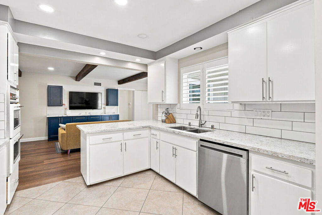 1873 Rosemount Avenue Property Photo 17