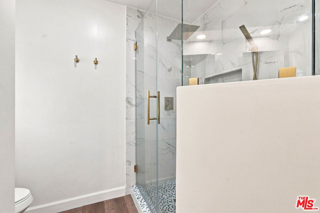 1873 Rosemount Avenue Property Photo 21