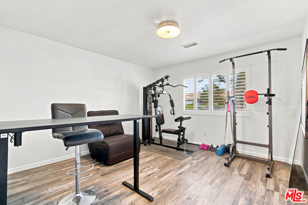 1873 Rosemount Avenue Property Photo 33
