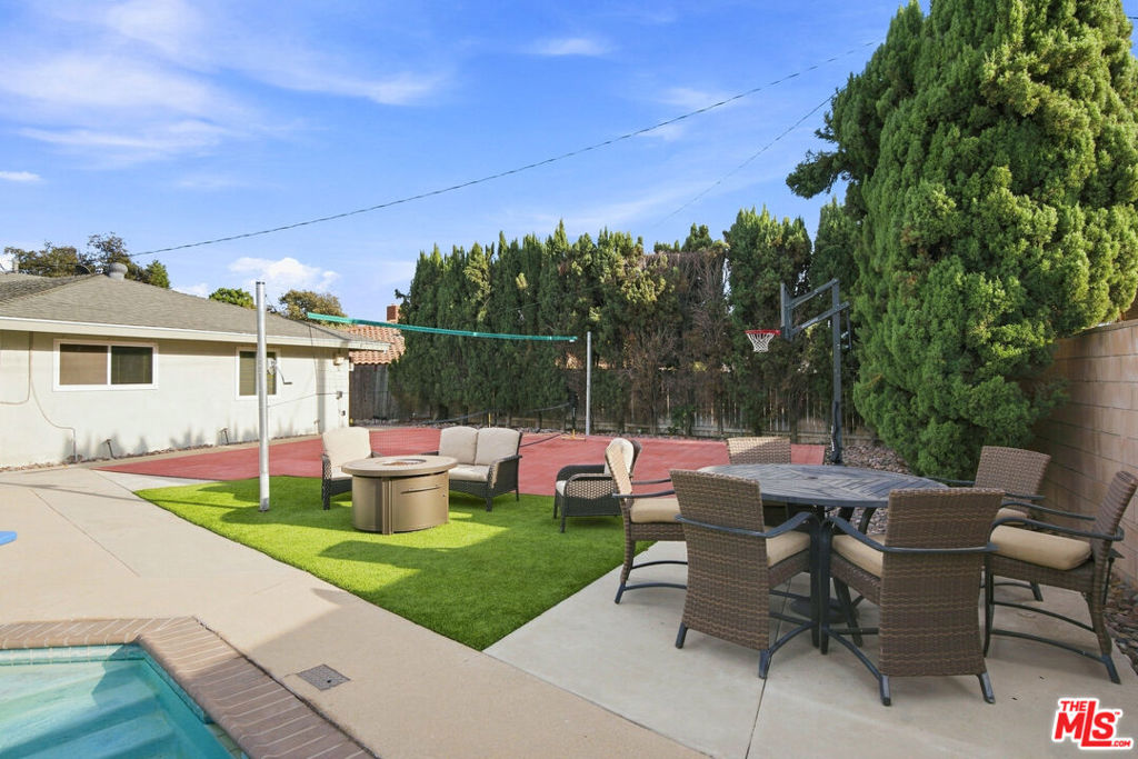 1873 Rosemount Avenue Property Photo 36