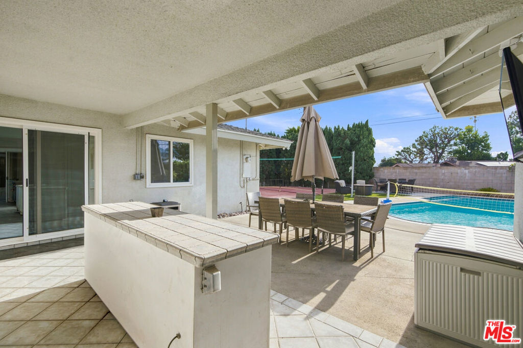 1873 Rosemount Avenue Property Photo 37