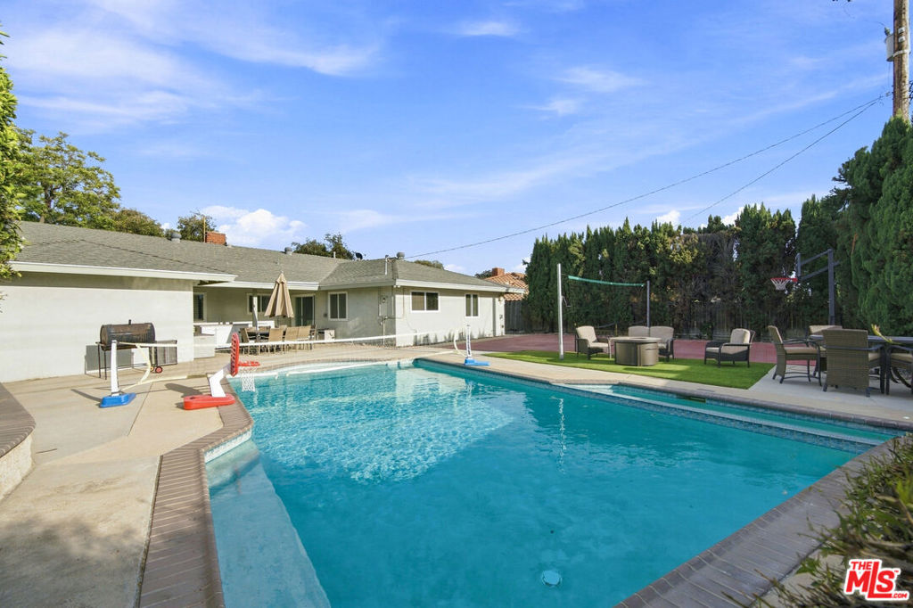 1873 Rosemount Avenue Property Photo 39