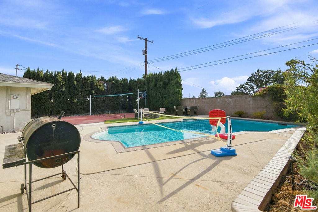 1873 Rosemount Avenue Property Photo 41