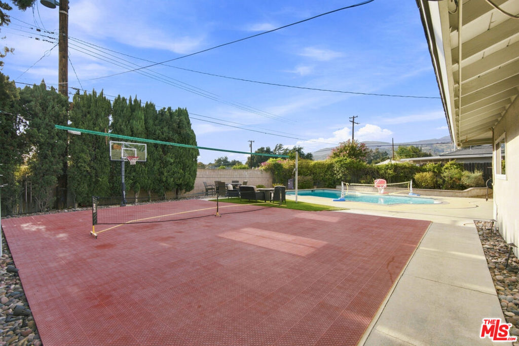 1873 Rosemount Avenue Property Photo 42