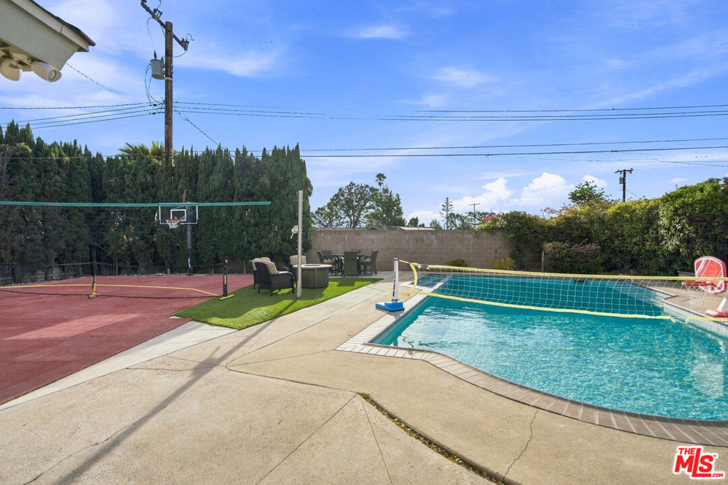 1873 Rosemount Avenue Property Photo 44