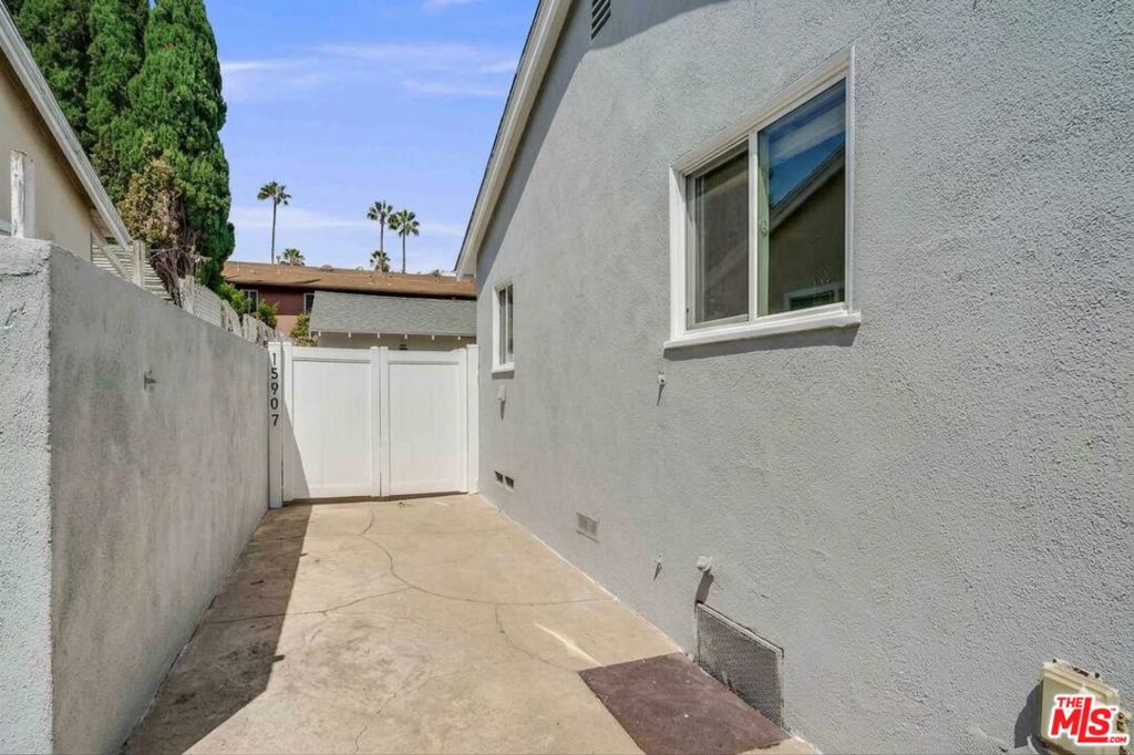 15905 Enadia Way Property Photo 21