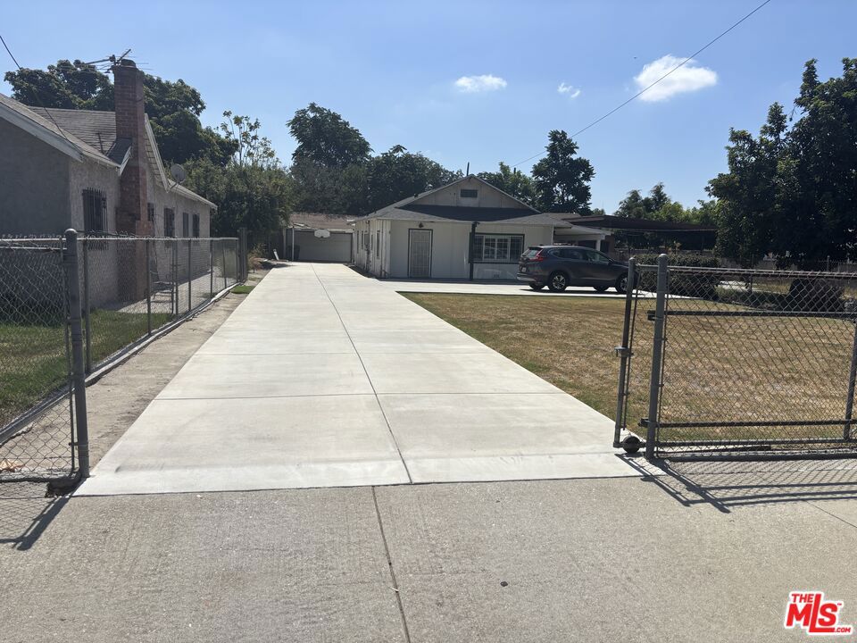 246 San Angelo Avenue Property Photo 1