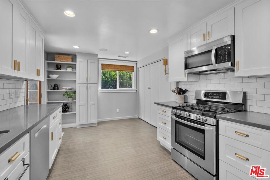 8116 Romaine Street Property Photo 10