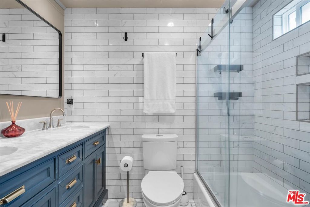 8116 Romaine Street Property Photo 16