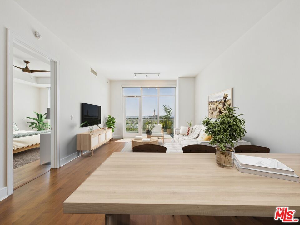 10700 Wilshire Boulevard 706 Property Photo 1