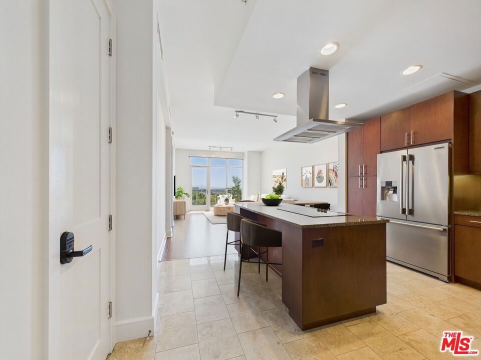 10700 Wilshire Boulevard 706 Property Photo 3