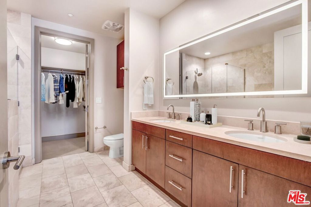 10700 Wilshire Boulevard 706 Property Photo 8