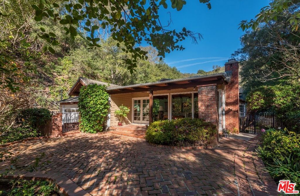 1702 Crater Lane Property Photo 1