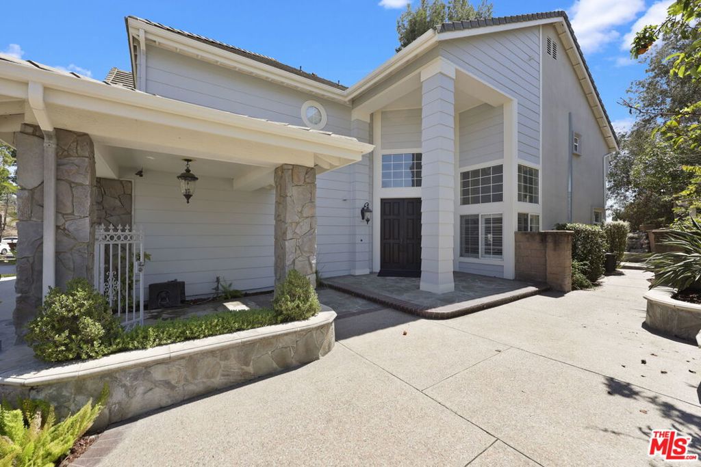16246 Avenida San Miguel Property Photo 4