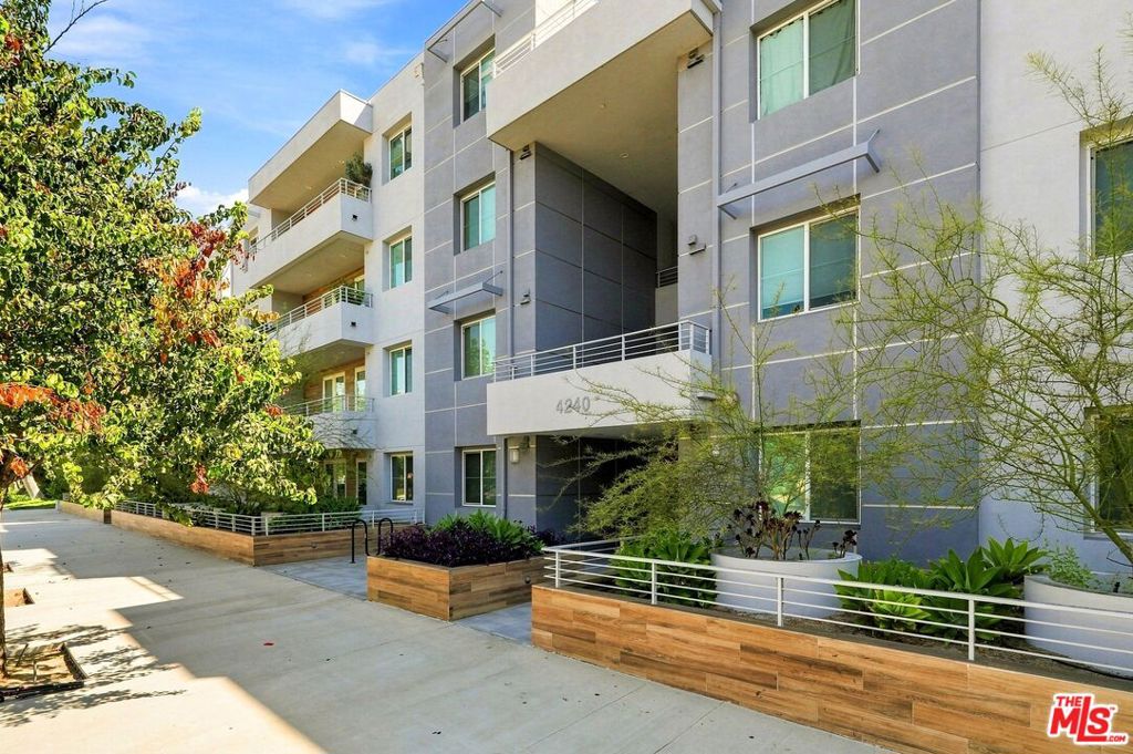 4240 Laurel Canyon Boulevard 305 Property Photo