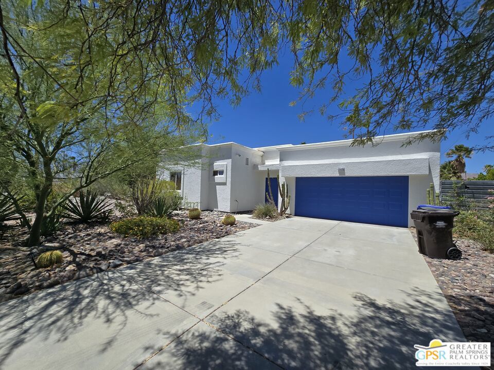 2775 N Farrell Drive Property Photo 1