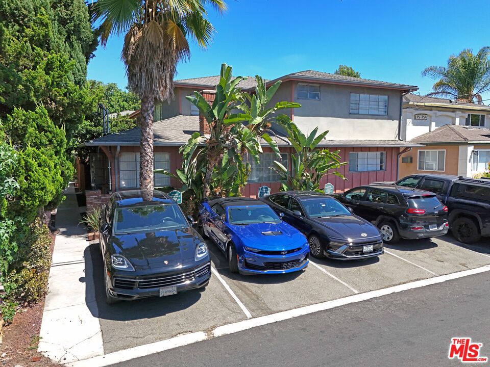 12827 Kling Street Property Photo 1