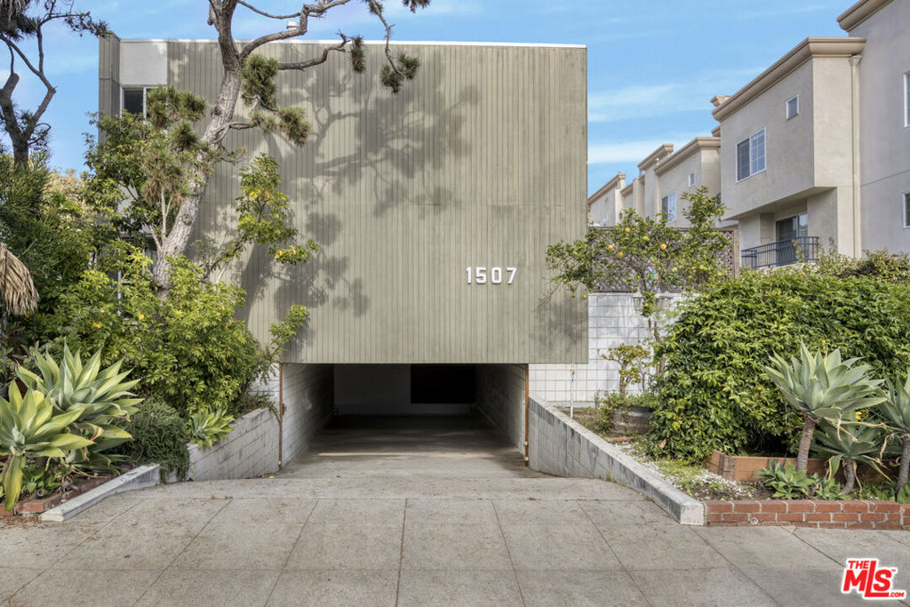 1507 Berkeley Street Property Photo 1