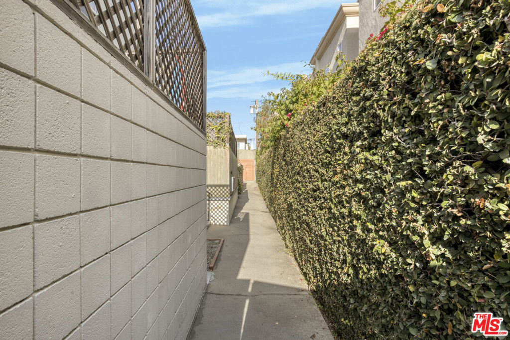 1507 Berkeley Street Property Photo 4