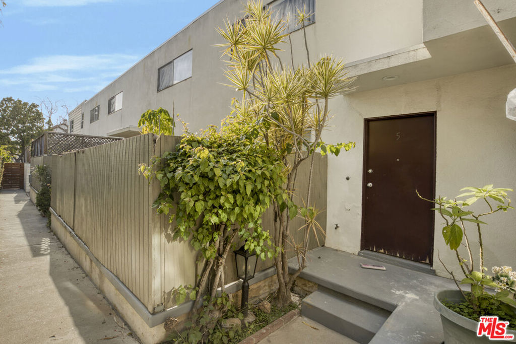 1507 Berkeley Street Property Photo 7
