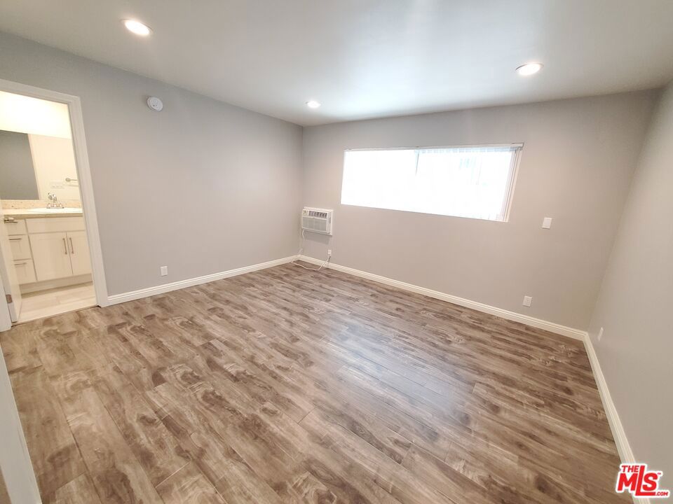 1424 Greenfield Avenue Property Photo 9