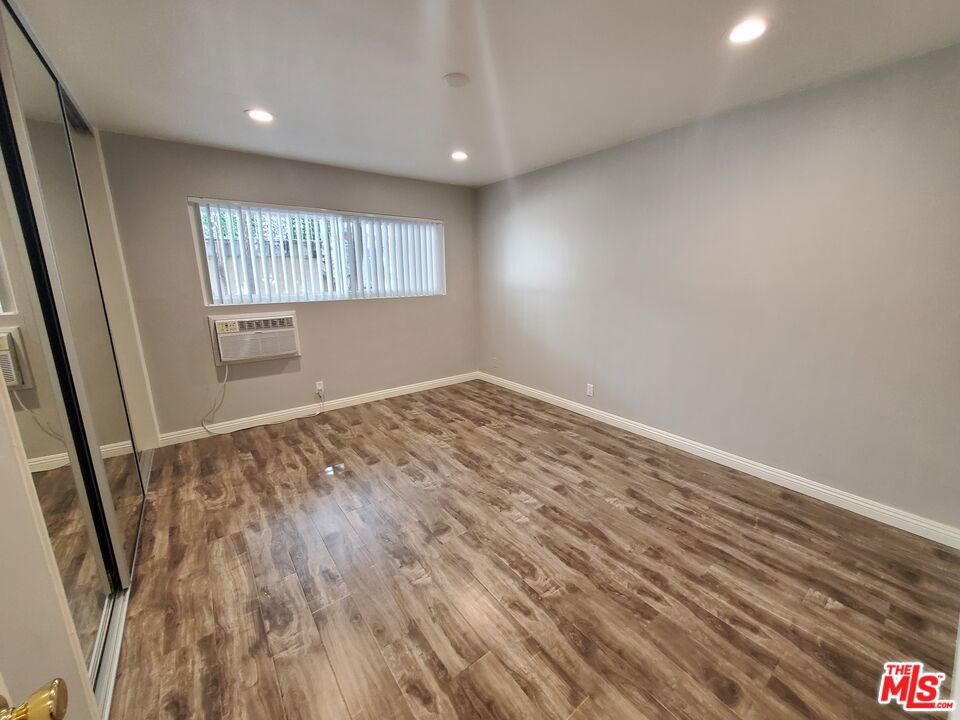 1424 Greenfield Avenue Property Photo 19