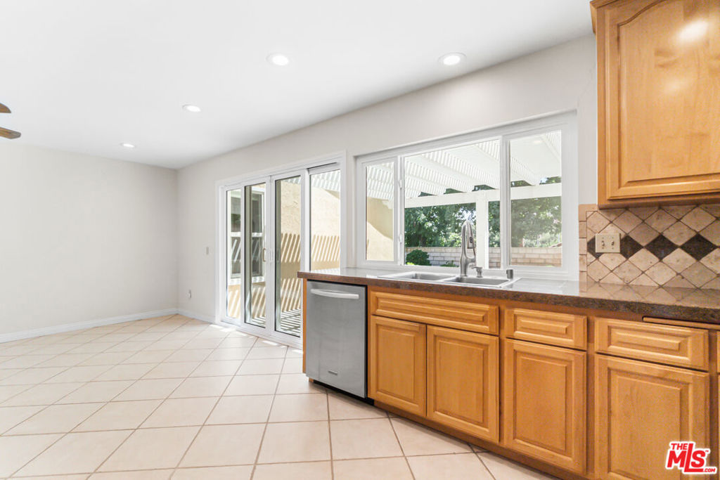 2148 Marblecrest Drive Property Photo 9
