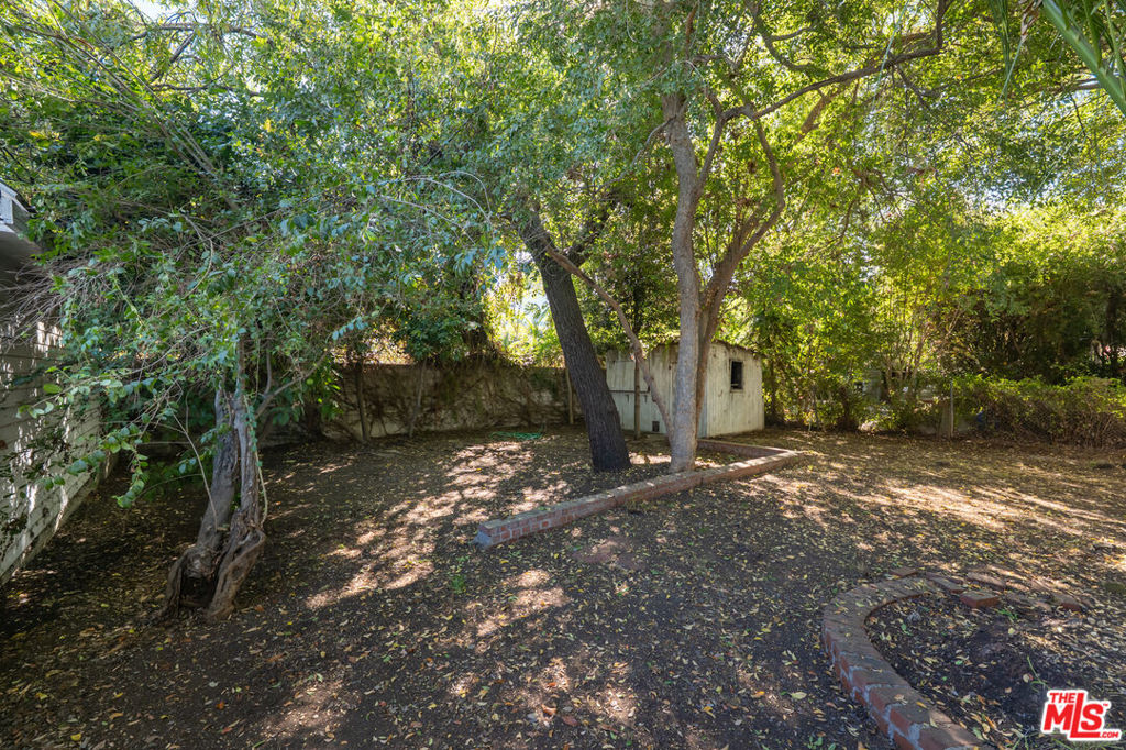 4480 Colbath Avenue Property Photo 9