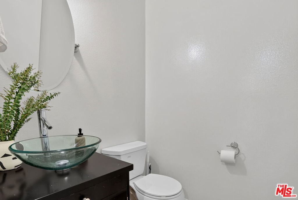 2677 Centinela Avenue 401 Property Photo 35